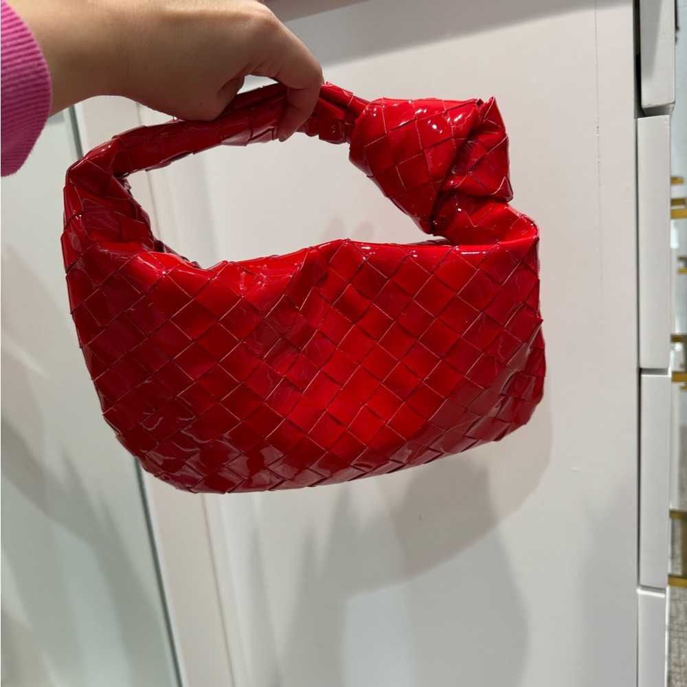 Red clutch